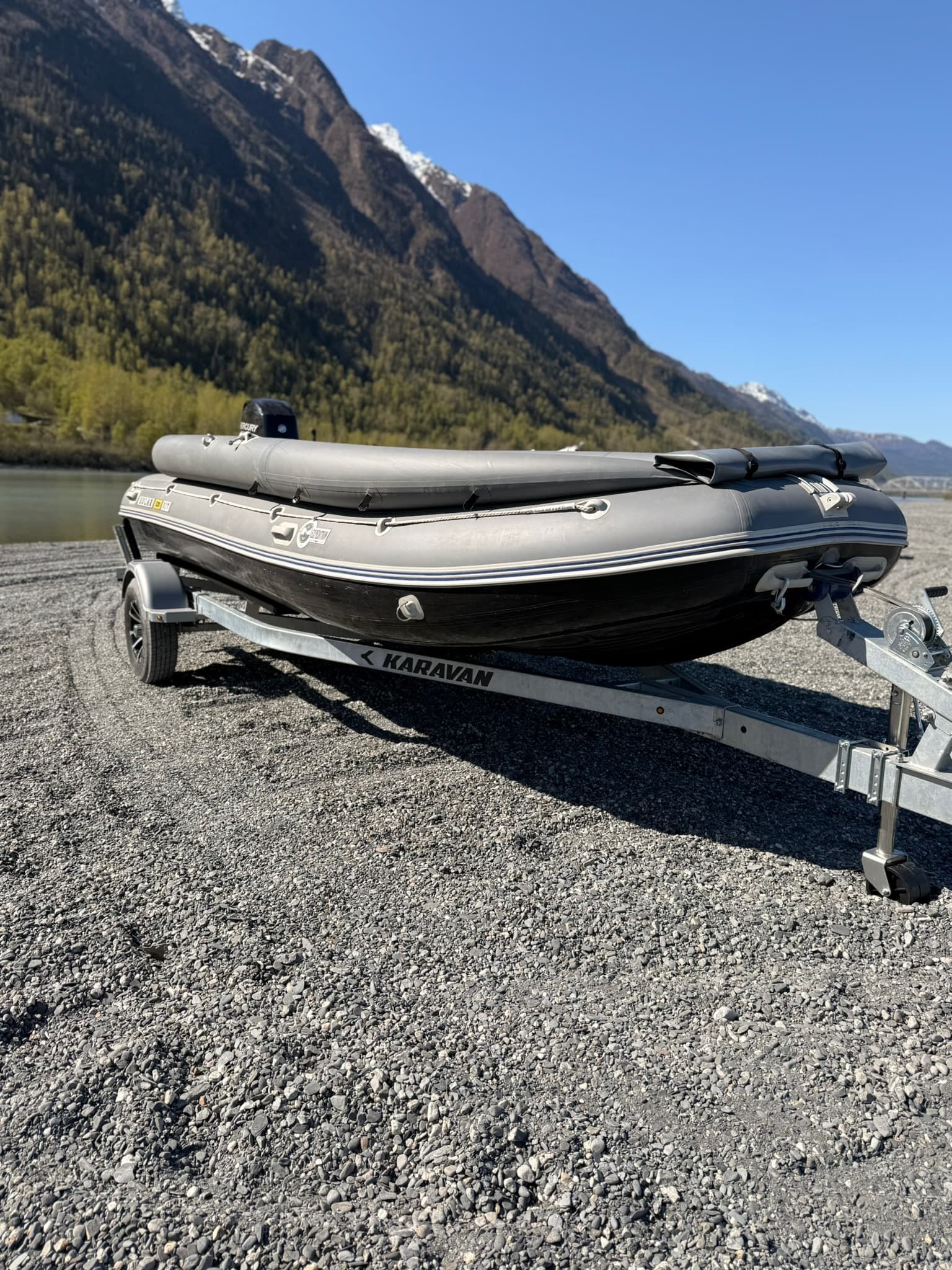 Solar 520 SJT w/ Mercury 60/40 motor