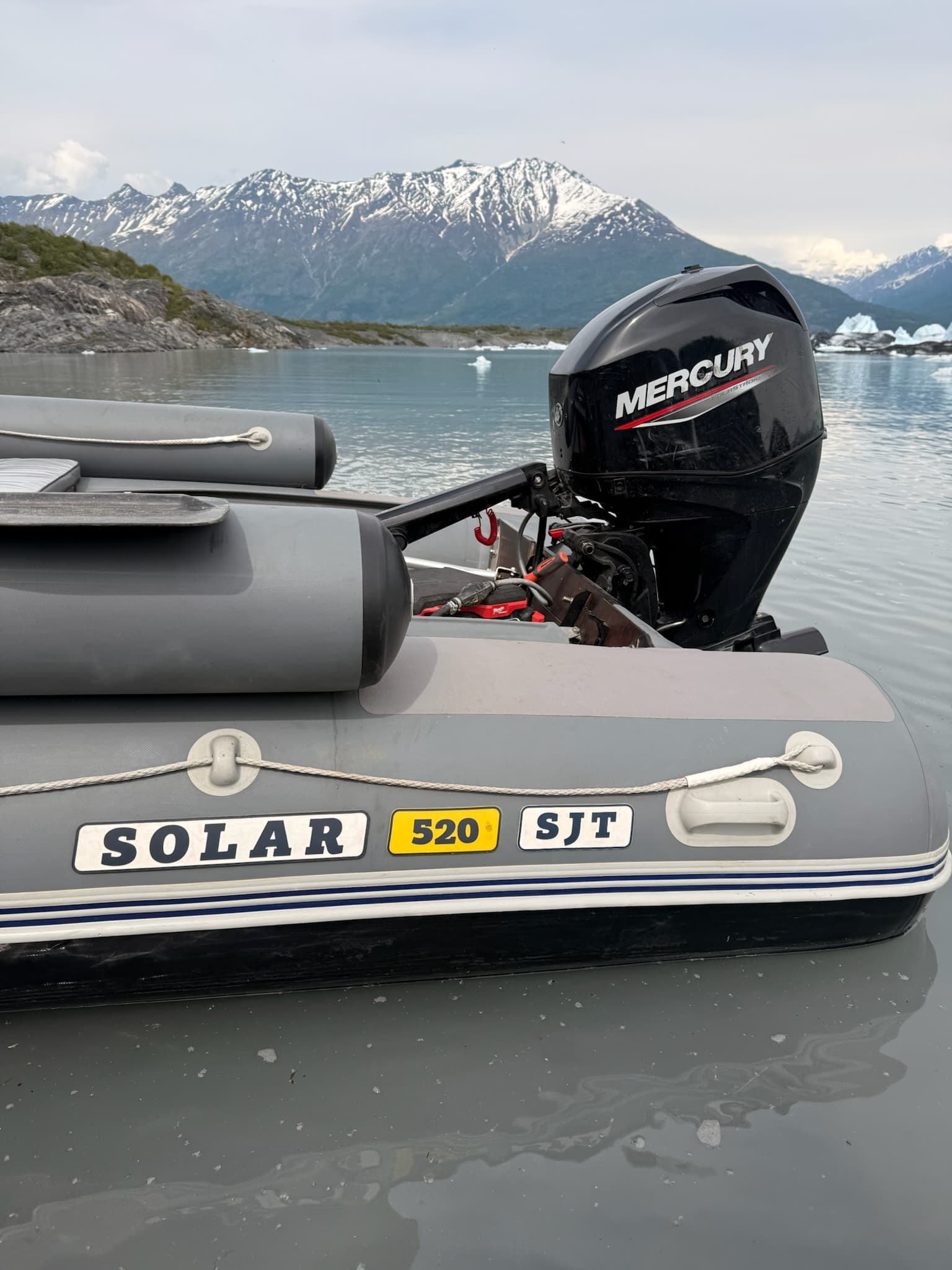 Solar 520 SJT w/ Mercury 60/40 motor